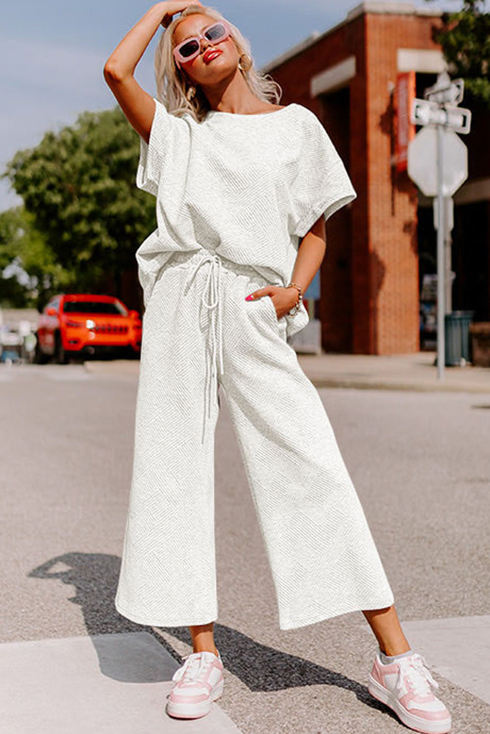 LC625264-P1-S, LC625264-P1-M, LC625264-P1-L, LC625264-P1-XL, LC625264-P1-2XL, Bright White Textured Loose Fit T Shirt and Drawstring Pants Set
