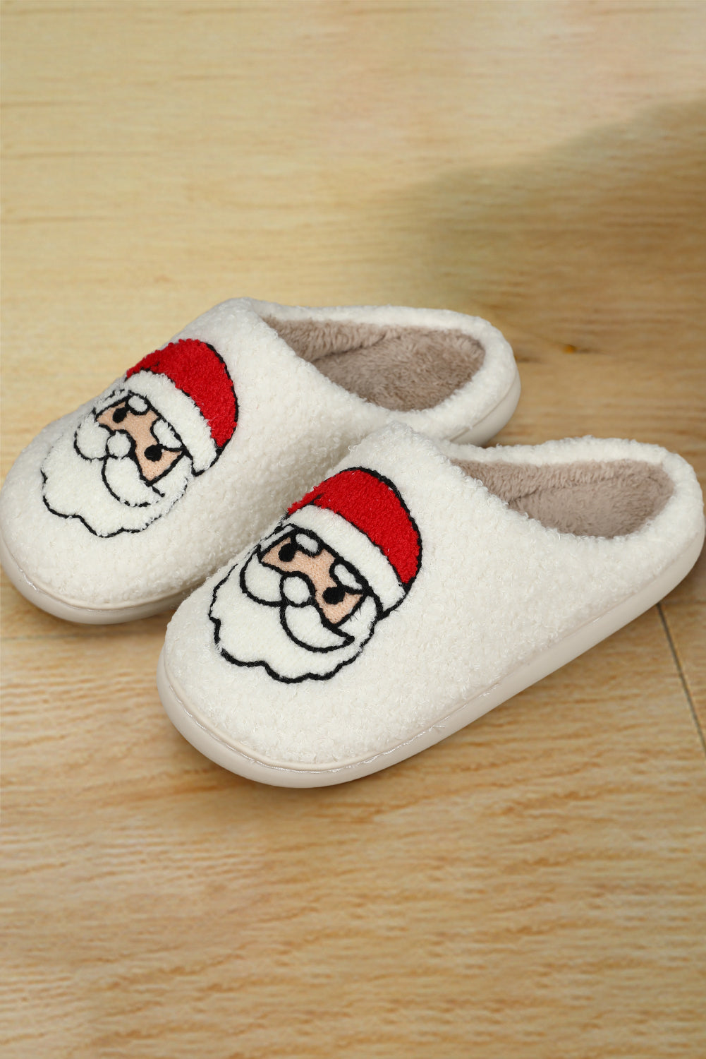 BH023138-P101-37, BH023138-P101-39, BH023138-P101-41, BH023138-P101-43, BH023138-P101-38, BH023138-P101-40, BH023138-P101-42, White Fluffy Slippers For Women Christmas Santa Clause Graphic House Slip-on Plush Slippers