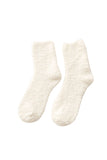 Women's Solid Floor Warm Crew Fuzzy Socks White